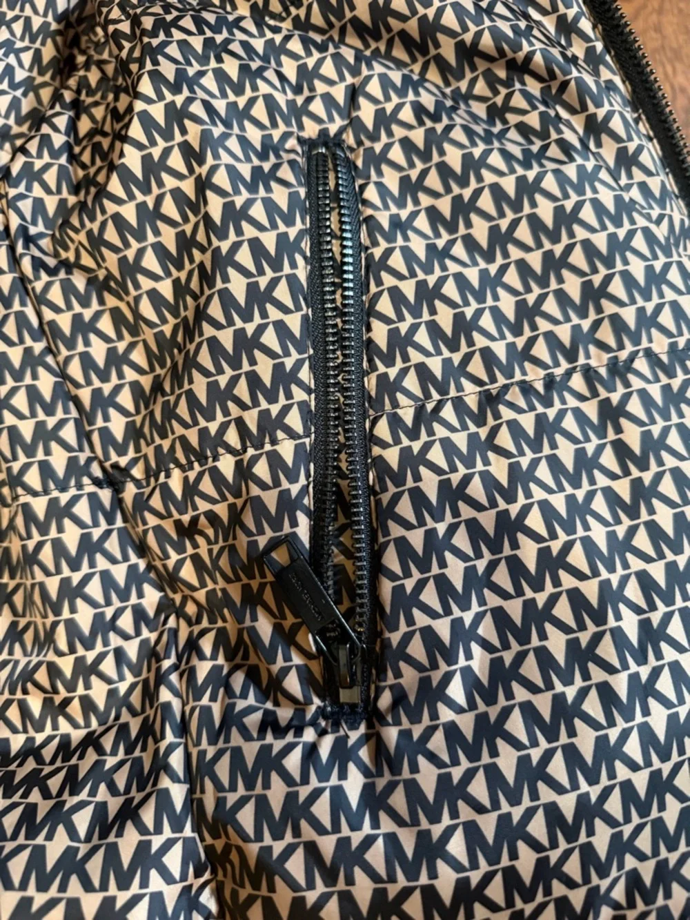 MICHAEL Michael Kors
Reversible Leopard & Logo-Print Down Jacket - Picture 9 of 12